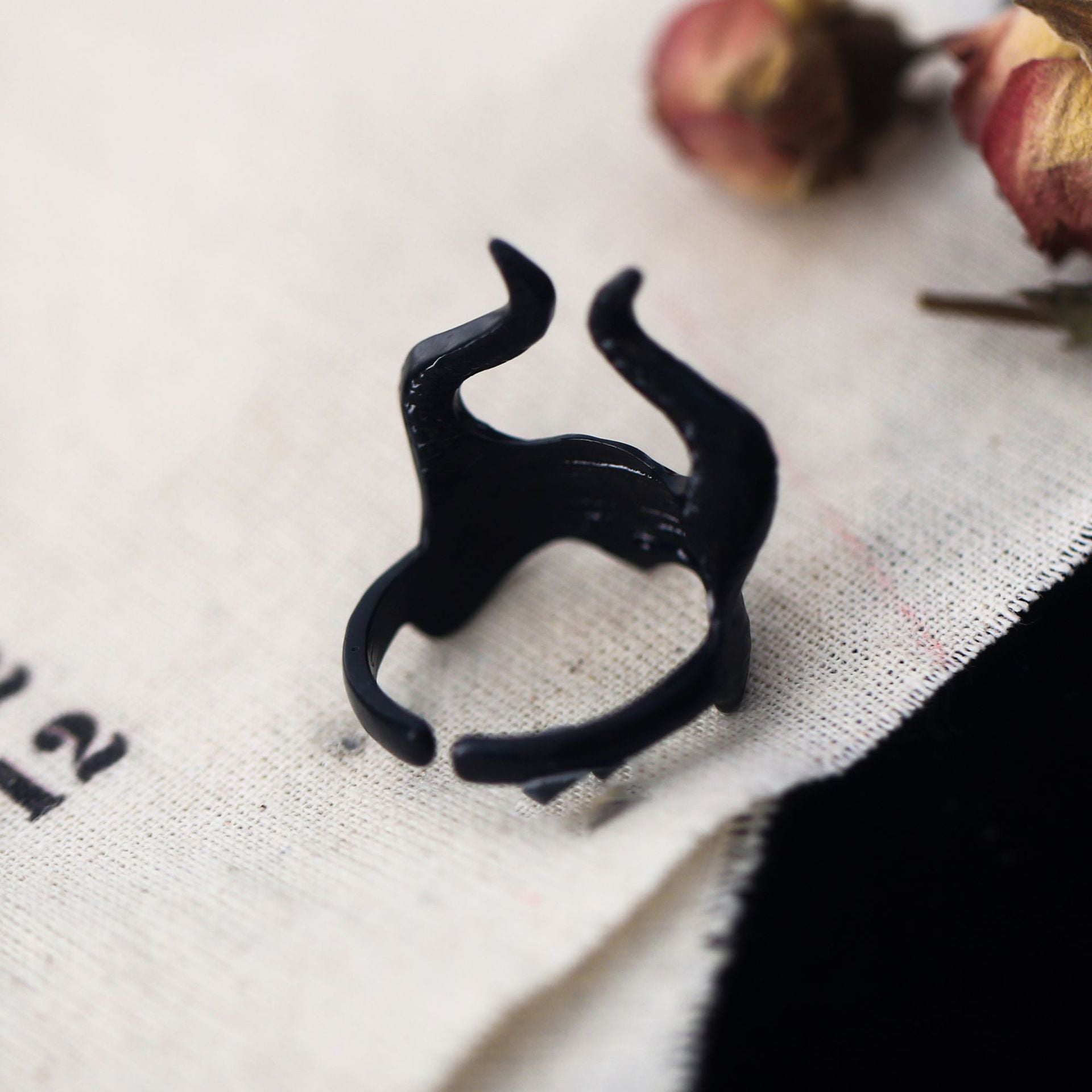 Wholesale Dark Creative Horn Open Ring